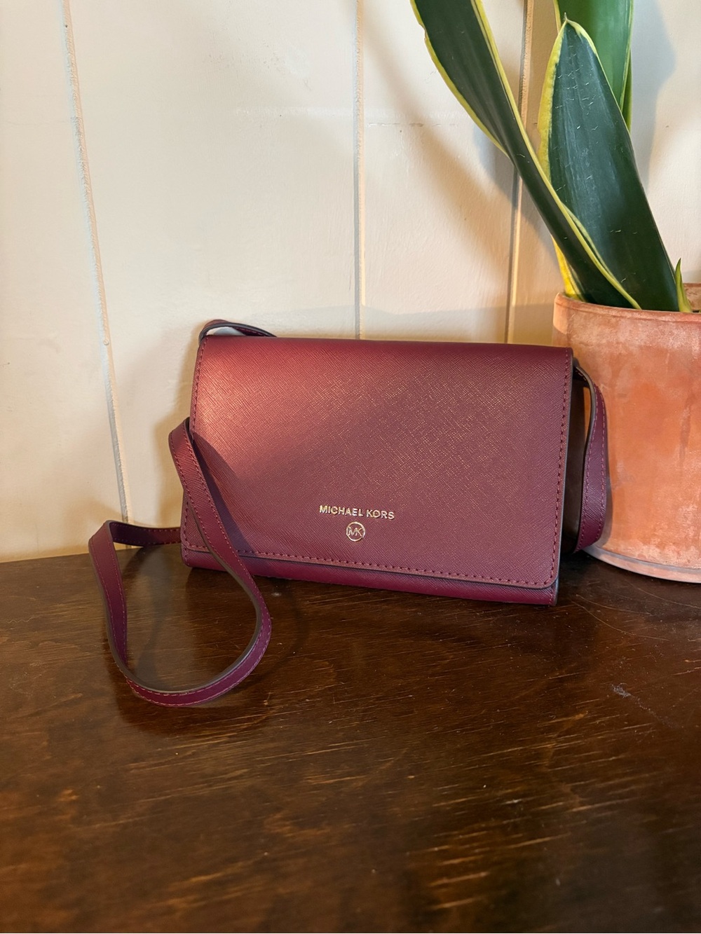 Michael Kors Jet Set Charm Crossbody